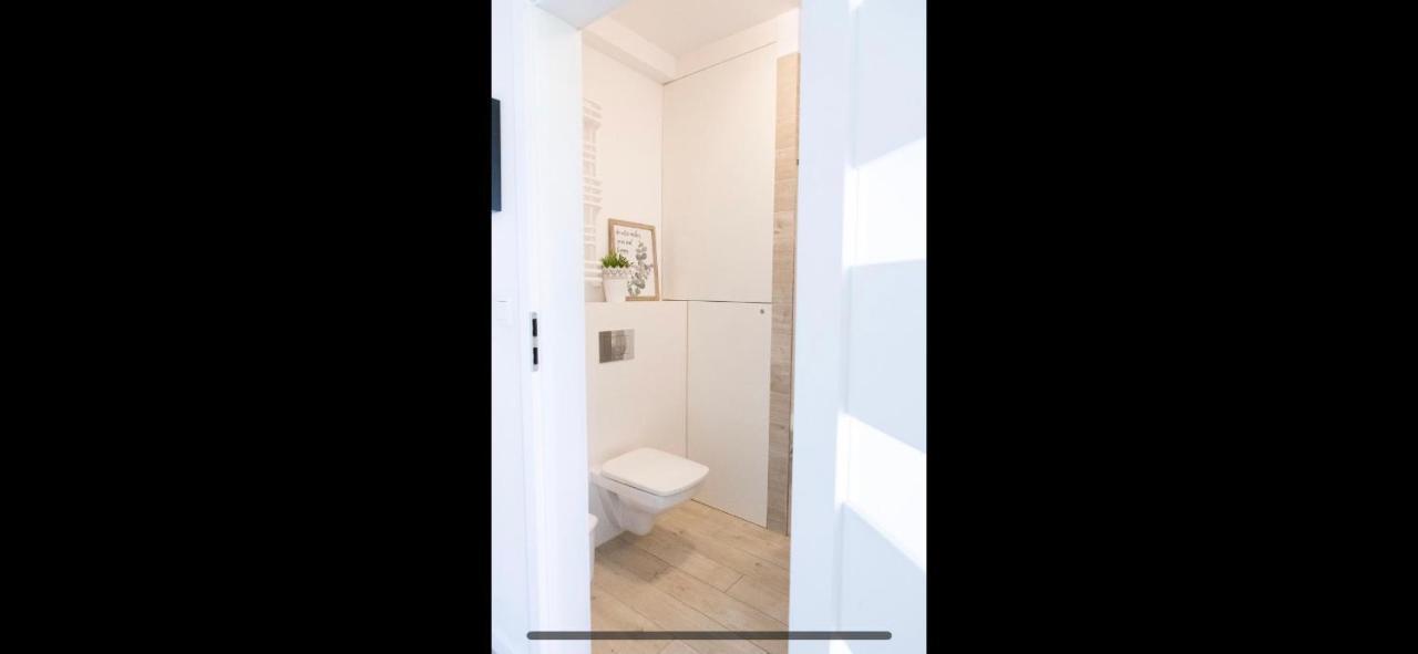Apartament Sunset Apartment อุสตรอเนียมอร์สเกีย ภายนอก รูปภาพ